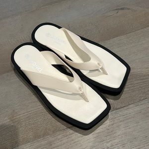 NWOT Monki Sandals Flip Flops